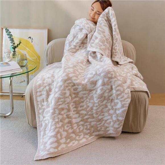 HOME Ultra Soft Leopard Throw Blanket (50x60 inches) Microfiber - Picture 4 of 7
